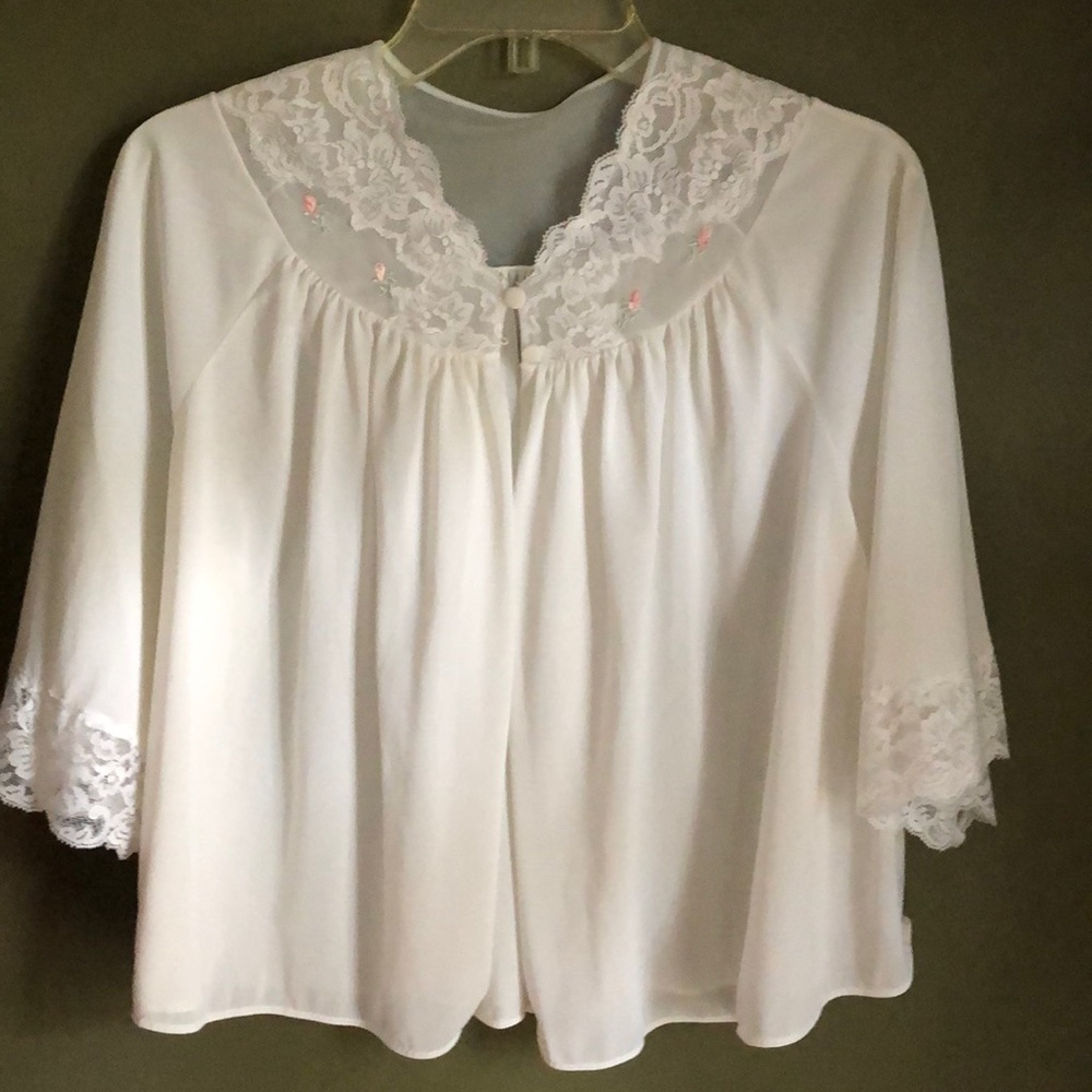 Vintage Shadow Line cropped bed jacket medium